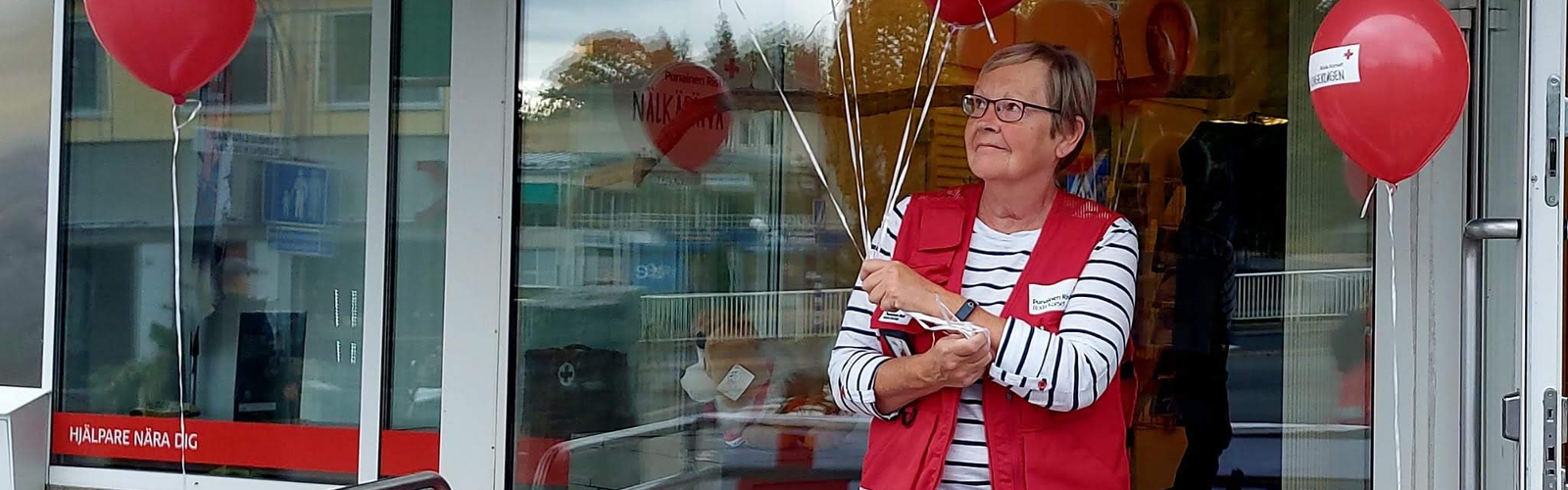Insamlingsledare Viveca Pyy utanför Humana